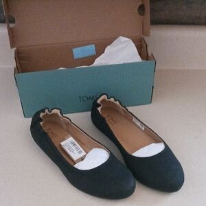 TOMS Women's Classic Black Ballet flats